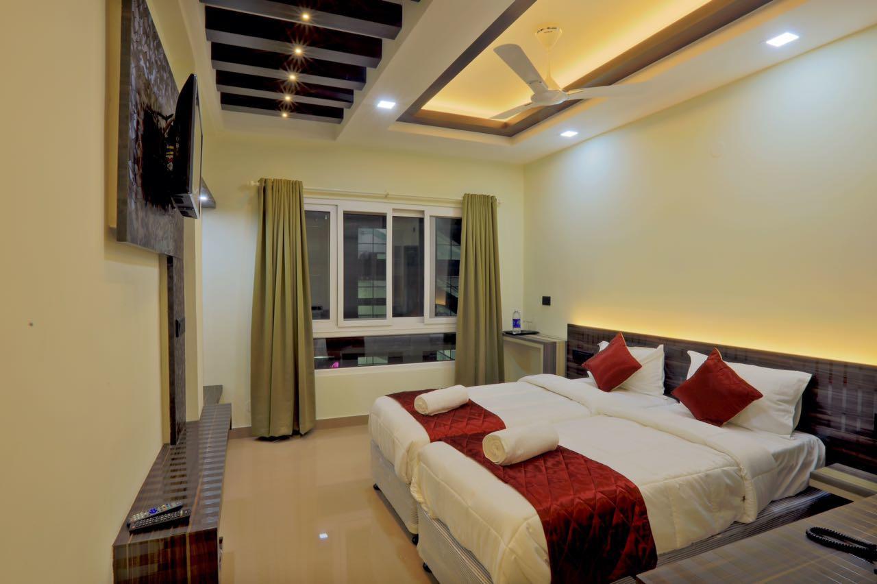 Kenz Residency Hotel Kochi Bagian luar foto