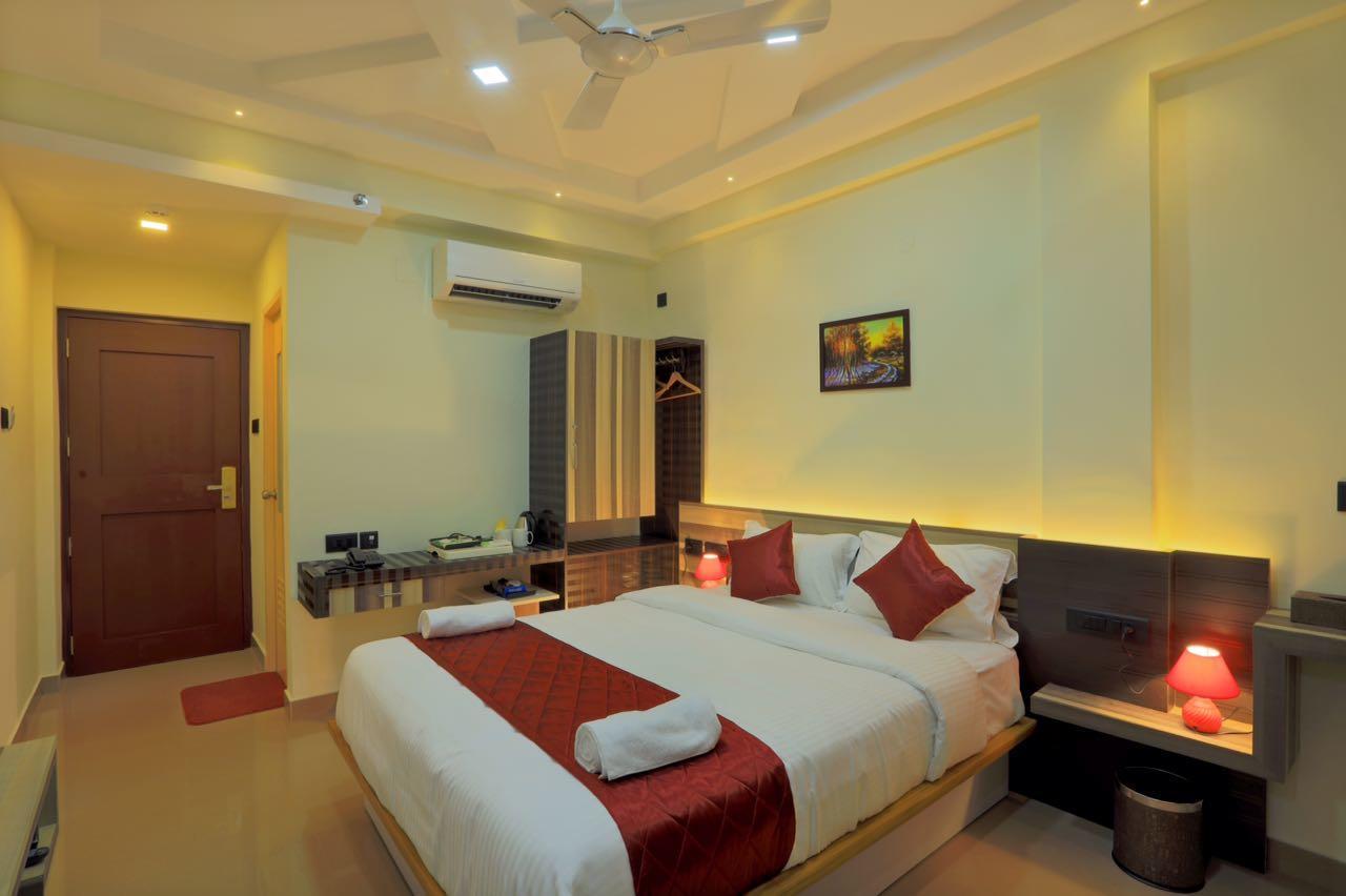 Kenz Residency Hotel Kochi Bagian luar foto