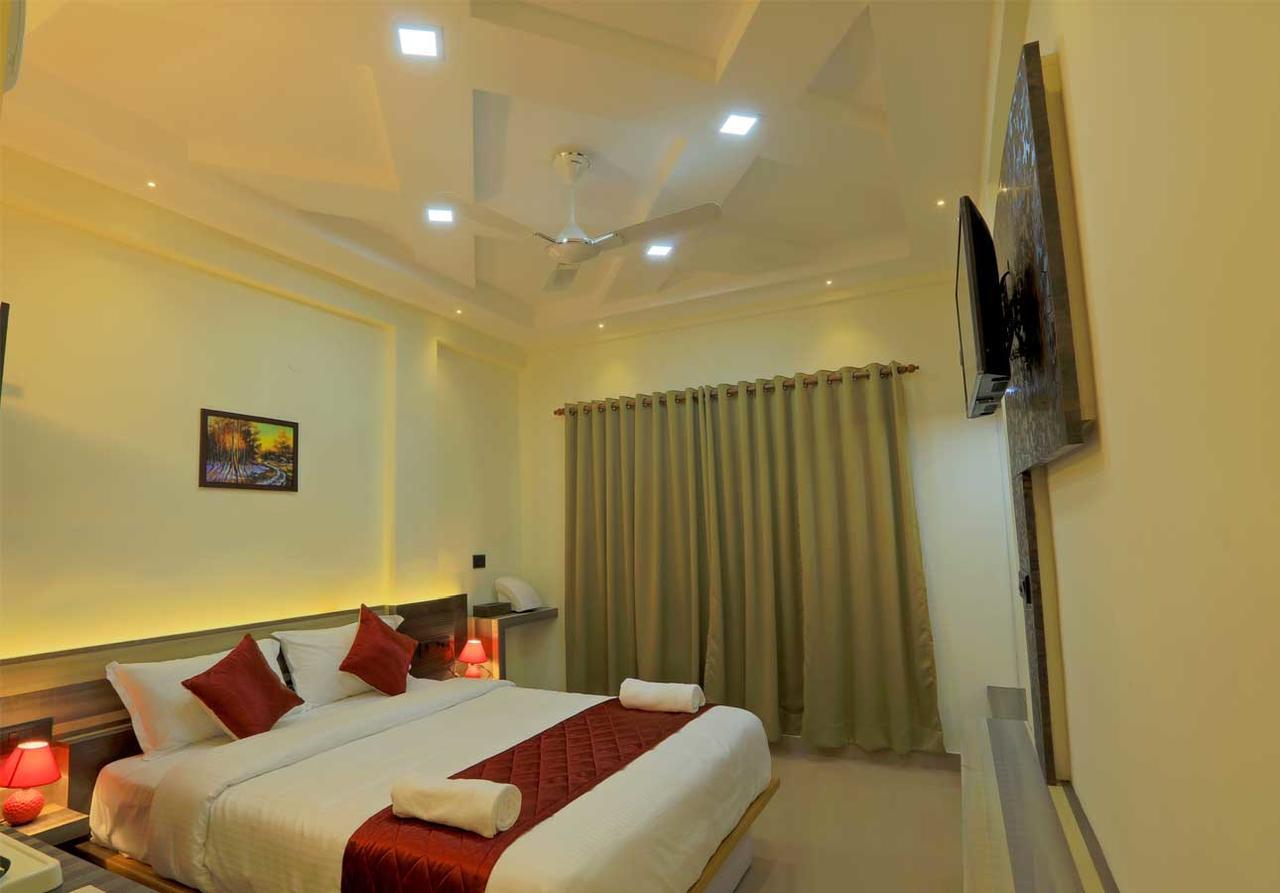 Kenz Residency Hotel Kochi Bagian luar foto