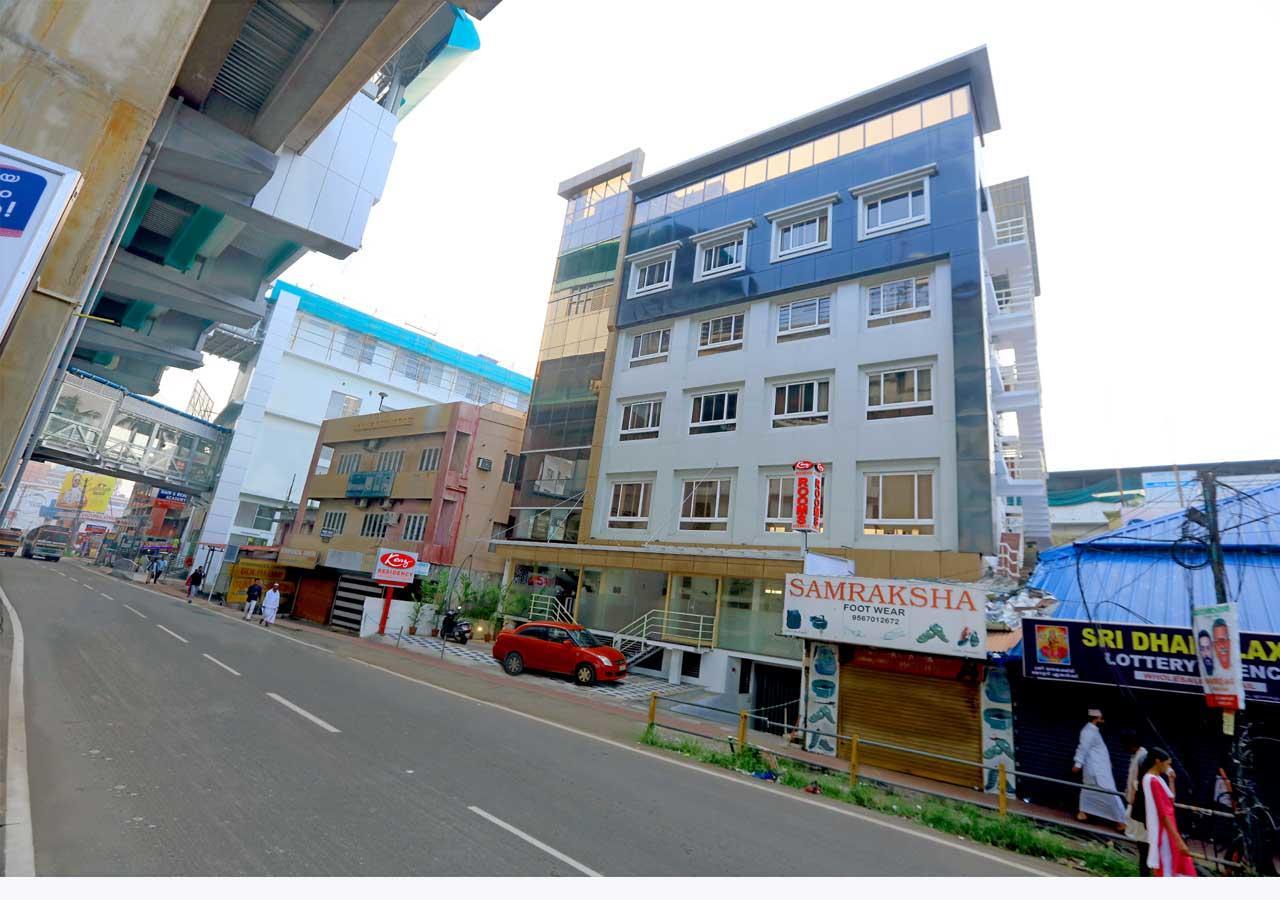 Kenz Residency Hotel Kochi Bagian luar foto